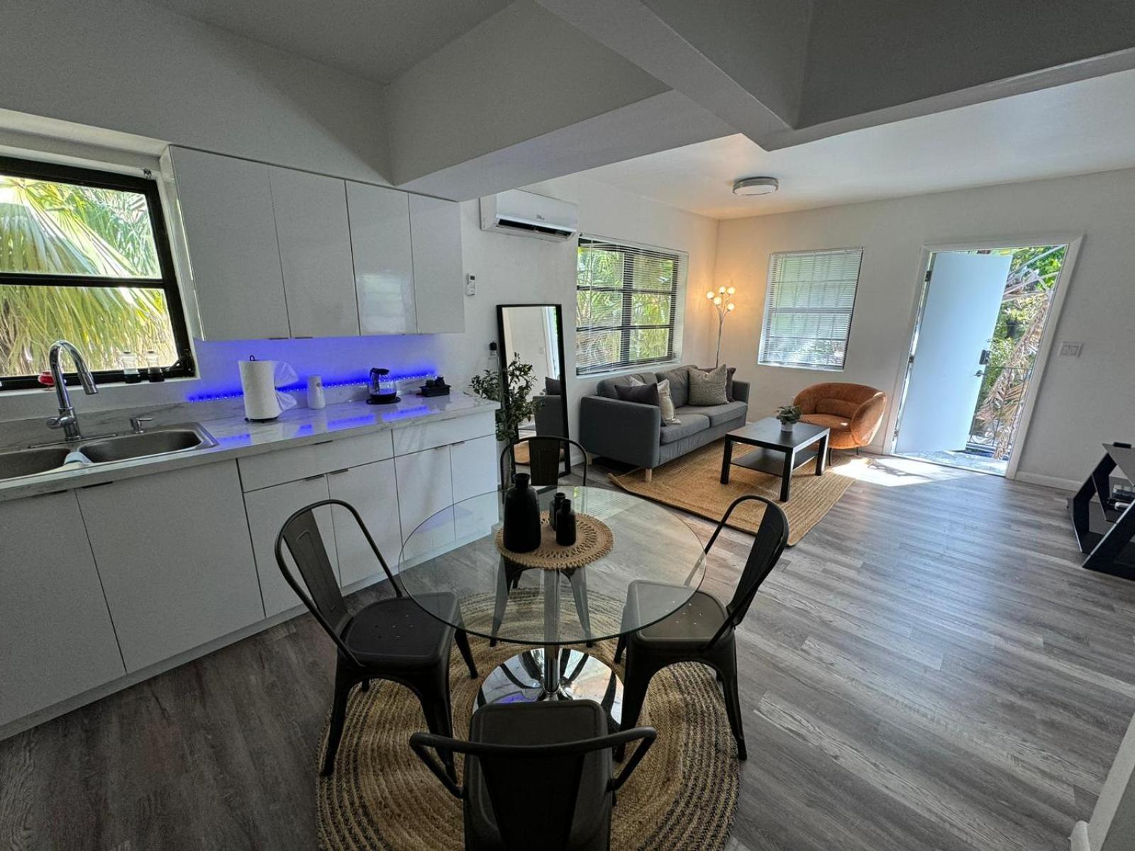Fully Equipped Apartments With Parking Near Cocowalk Miami Zewnętrze zdjęcie