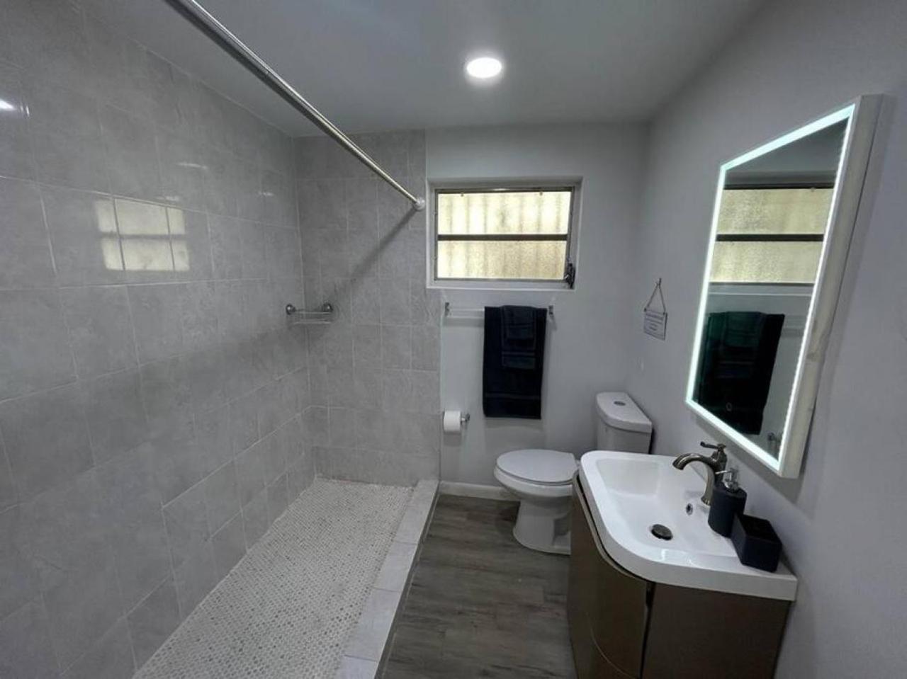 Fully Equipped Apartments With Parking Near Cocowalk Miami Zewnętrze zdjęcie